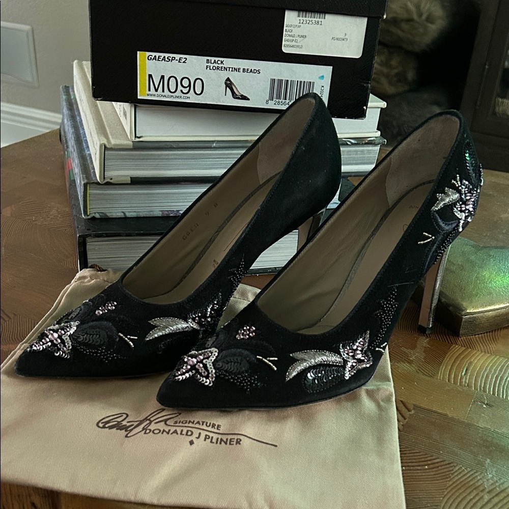 Donald J. Pliner Black velvet and Silver Embellished Heels